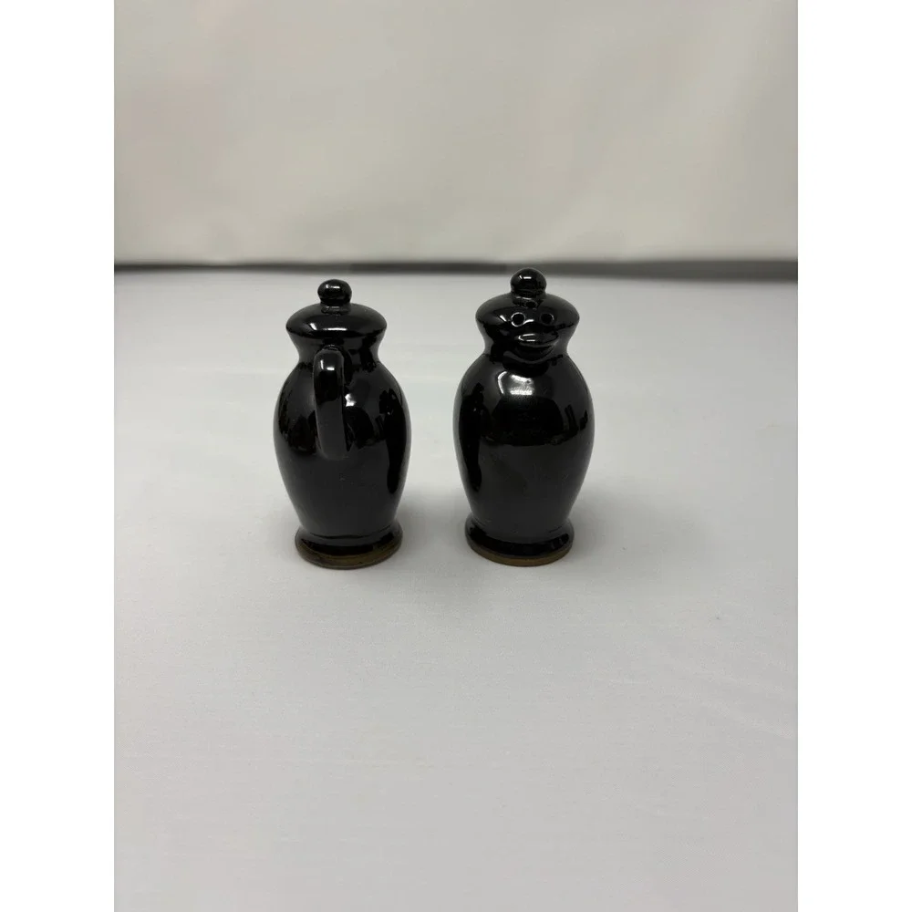 Vintage Redware Pottery Black Pitchers Salt and Pepper Shaker Set‎